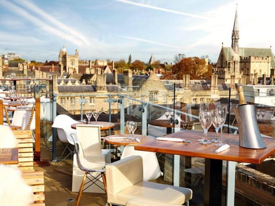 Stunning Riverside Oxford Apartment With Parking Luaran gambar
